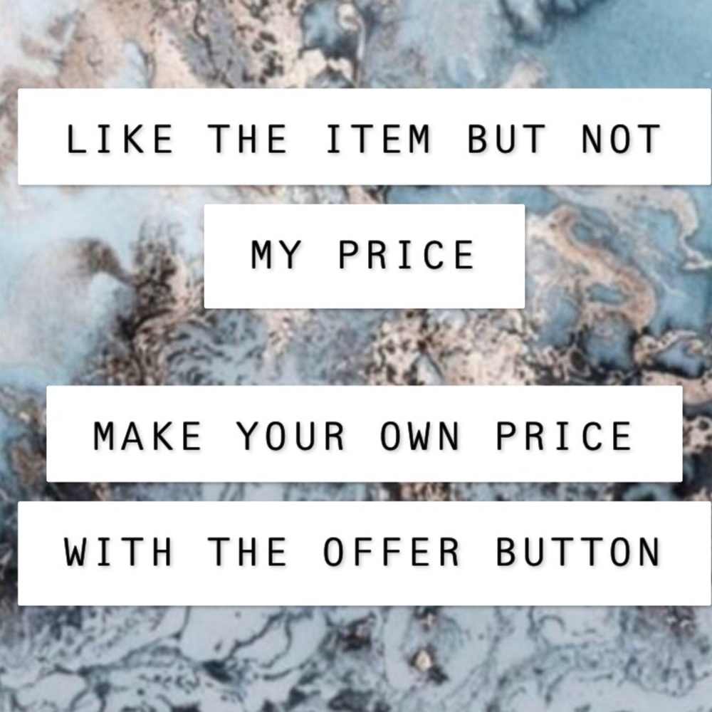 Open to all offers bundle and save❤️